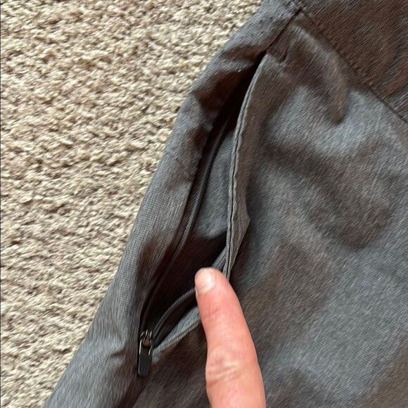 Huk Gray UV protection Shorts Athletic Stretch Casual - Picture 5 of 10